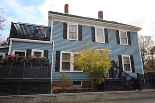 1 Hill St 1, Newburyport, MA 01950