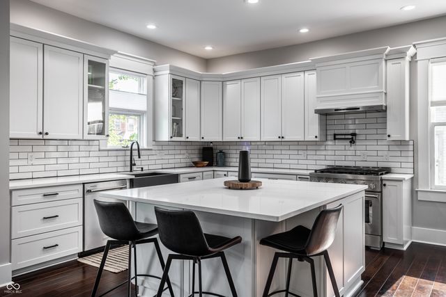 2049 N Alabama Street, Indianapolis, IN 46202