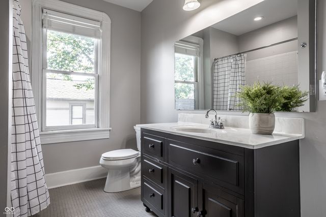 2049 N Alabama Street, Indianapolis, IN 46202