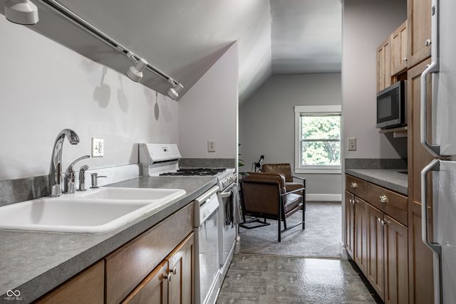 2049 N Alabama Street, Indianapolis, IN 46202