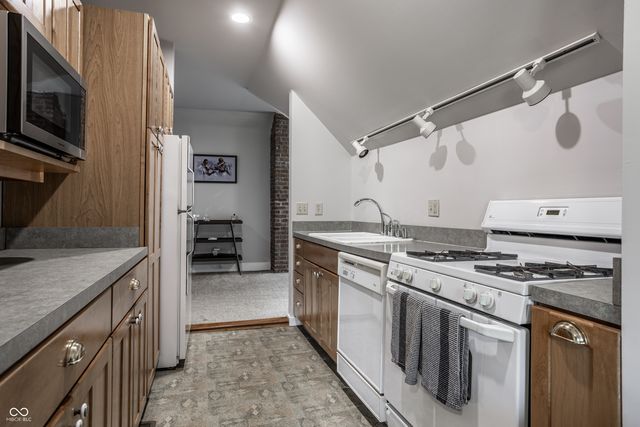 2049 N Alabama Street, Indianapolis, IN 46202