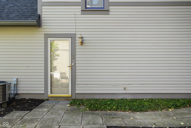 2049 N Alabama Street, Indianapolis, IN 46202