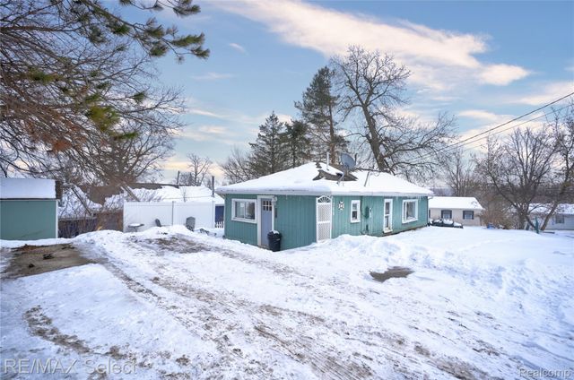 1268 Boulevard Drive, Genoa Township, MI 48843