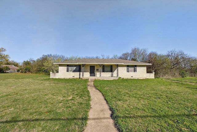 525 Lake Park Avenue, Waxahachie, TX 75165