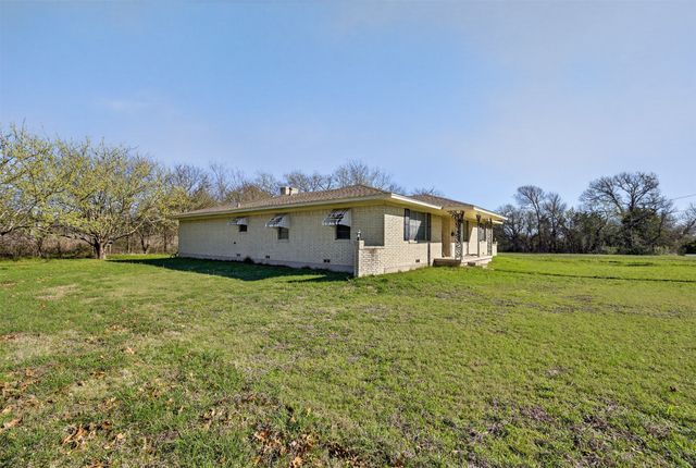 525 Lake Park Avenue, Waxahachie, TX 75165