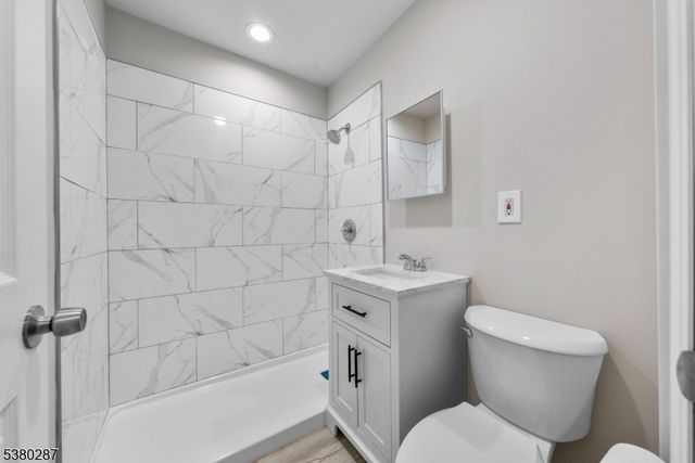 80 Burlington Rd, Clifton City, NJ 07012