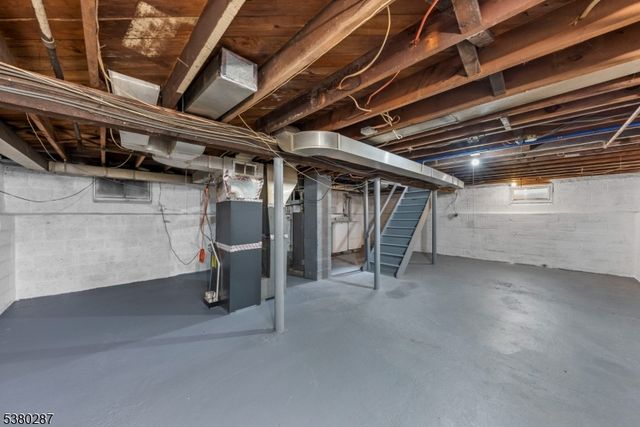 80 Burlington Rd, Clifton City, NJ 07012