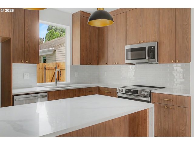 2922 Se FRANCIS St, Portland, OR 97202