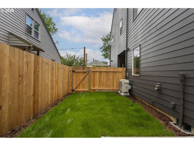 2922 Se FRANCIS St, Portland, OR 97202