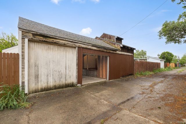 2124 Gerber Ave, Sacramento, CA 95817