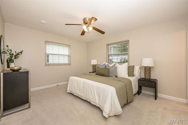 44 Millbrook Lane, St Louis, MO 63122
