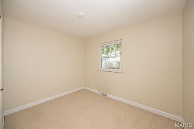 44 Millbrook Lane, St Louis, MO 63122