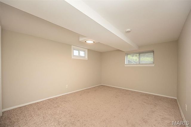 44 Millbrook Lane, St Louis, MO 63122