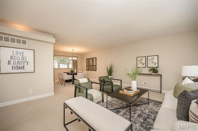 44 Millbrook Lane, St Louis, MO 63122