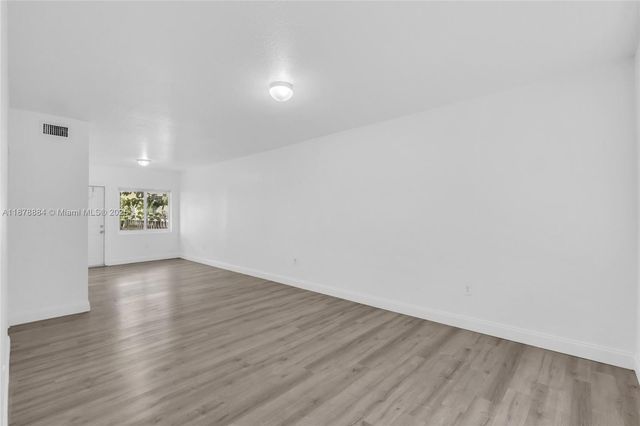 8329 NW 5th Ave 2, Miami, FL 33150