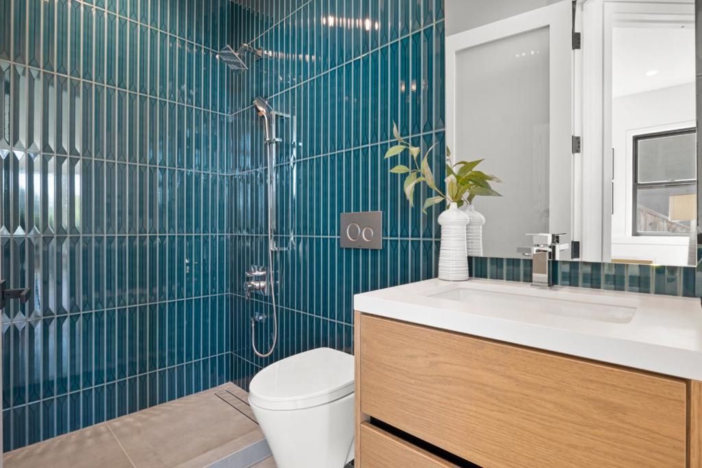 Image 25 of property listing at 3724 Laurel Way, Redwood City, CA 94062