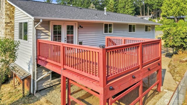 1875 NE Bentley Drive, Bremerton, WA 98311