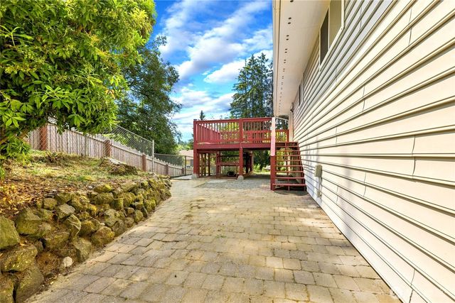 1875 NE Bentley Drive, Bremerton, WA 98311