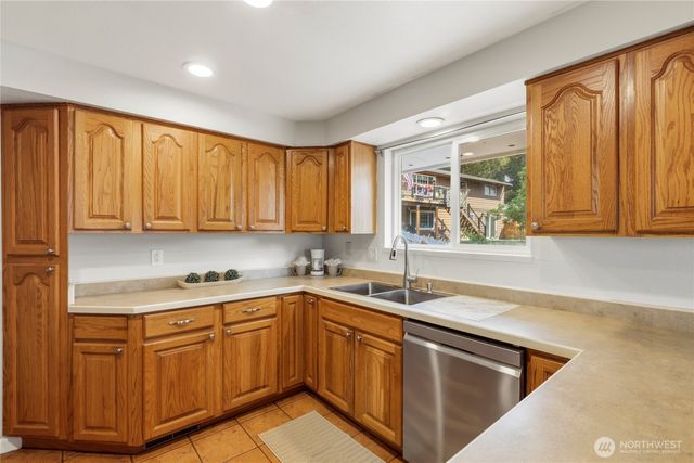 1875 NE Bentley Drive, Bremerton, WA 98311