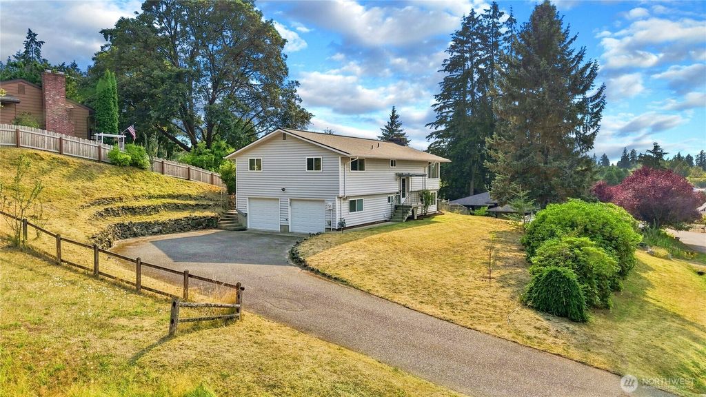 1875 NE Bentley Drive, Bremerton, WA 98311