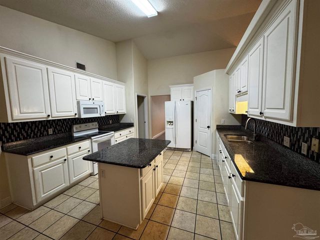 3313 Pitcher Plant Cir, Pensacola, FL 32506