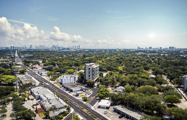 895 NE 131 505, North Miami, FL 33161