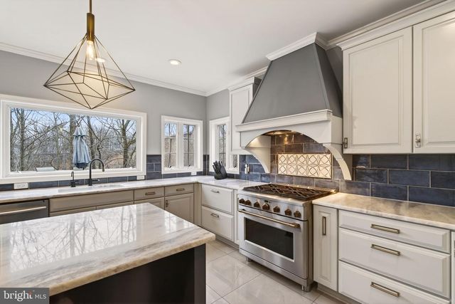 8020 POHICK RD, Springfield, VA 22153