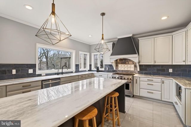 8020 POHICK RD, Springfield, VA 22153