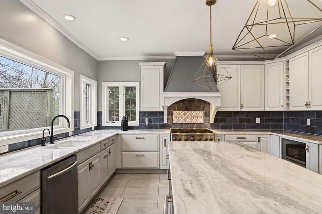 8020 POHICK RD, Springfield, VA 22153