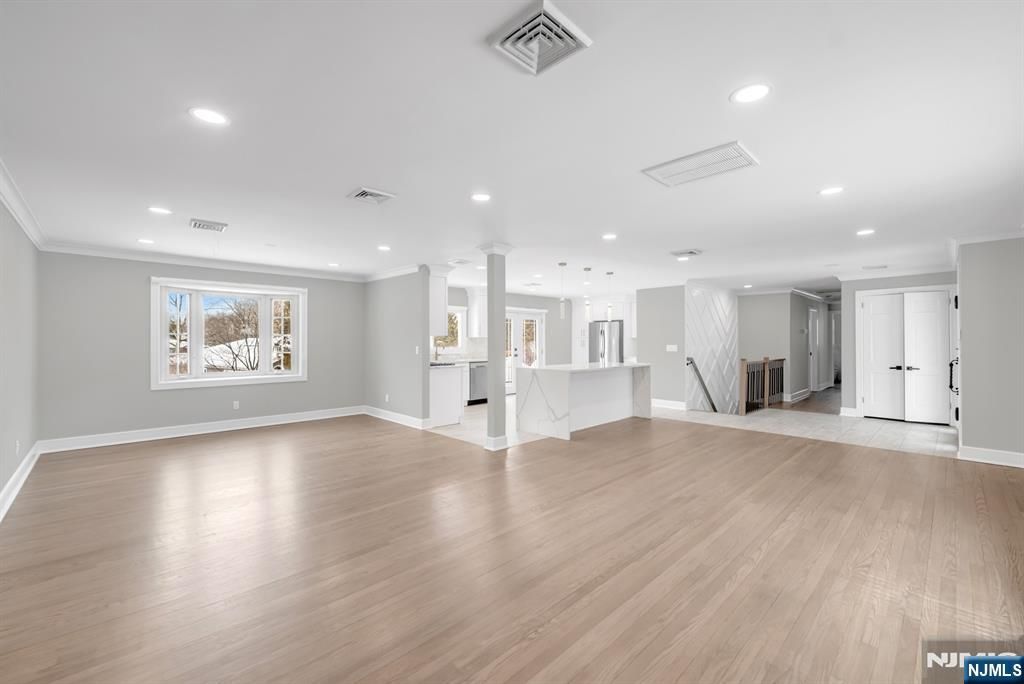 475 Cedar Lane, Paramus, NJ 07652