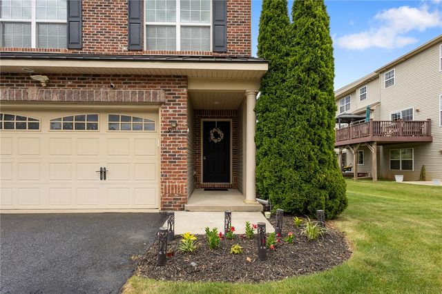 5039 Dale Trail, Upper Macungie Twp, PA 18104