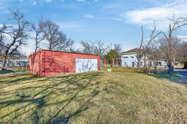 412 SW 4th Avenue, Mineral Wells, TX 76067