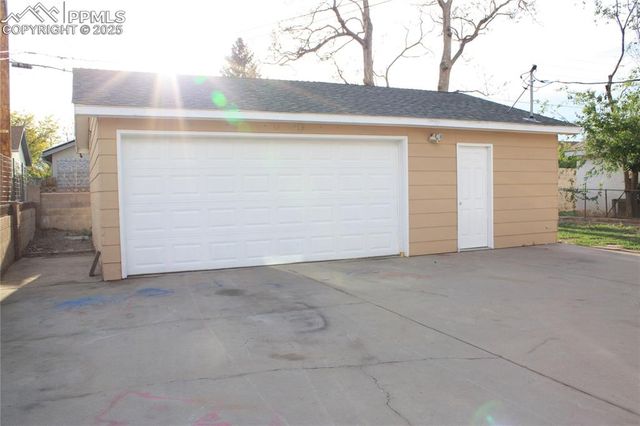 2029 Hollywood Drive, Pueblo, CO 81005