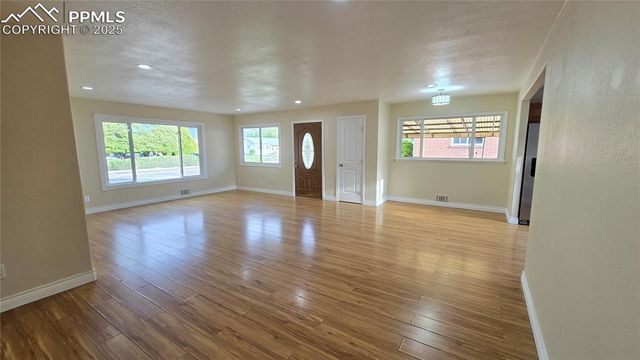 2029 Hollywood Drive, Pueblo, CO 81005