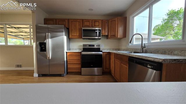 2029 Hollywood Drive, Pueblo, CO 81005