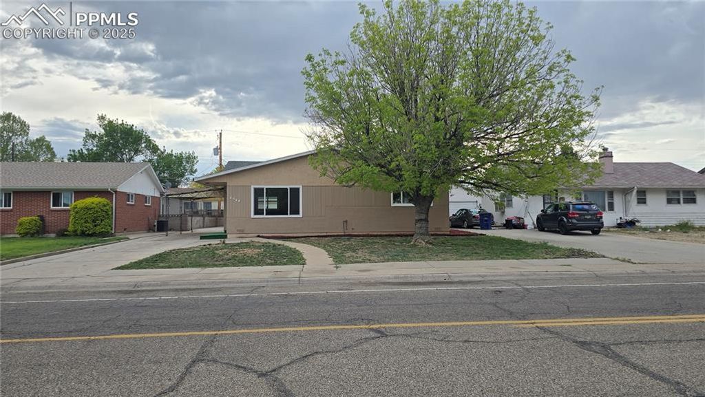 2029 Hollywood Drive, Pueblo, CO 81005