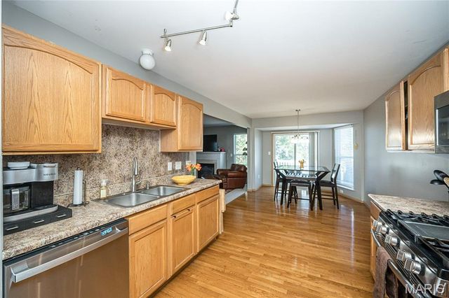 4617 Richmond Forest Drive, Florissant, MO 63034
