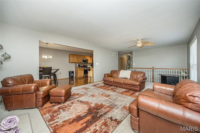 4617 Richmond Forest Drive, Florissant, MO 63034