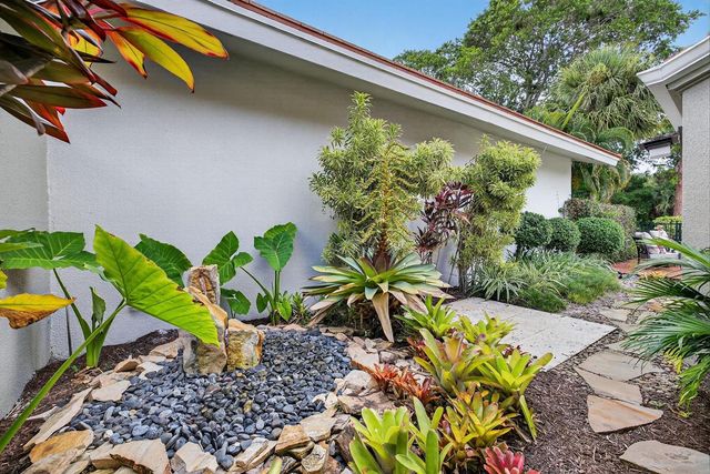 2754 Deer Creek Kelly Brooke Lane, Deerfield Beach, FL 33442