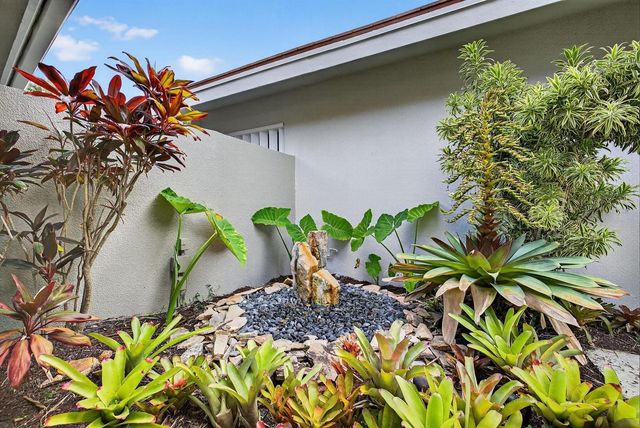2754 Deer Creek Kelly Brooke Lane, Deerfield Beach, FL 33442
