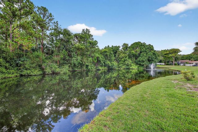 2754 Deer Creek Kelly Brooke Lane, Deerfield Beach, FL 33442