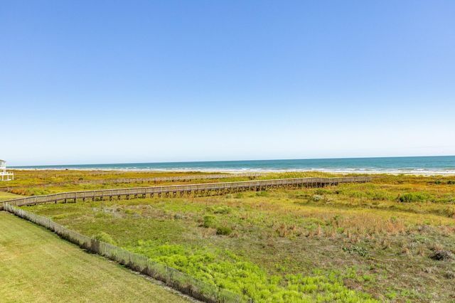 4215 Green Heron Drive, Galveston, TX 77554