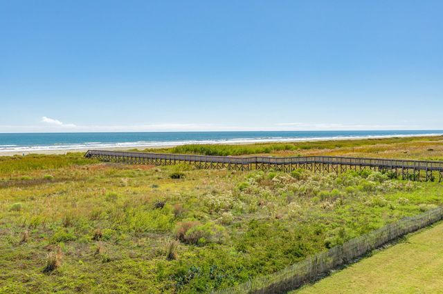 4215 Green Heron Drive, Galveston, TX 77554