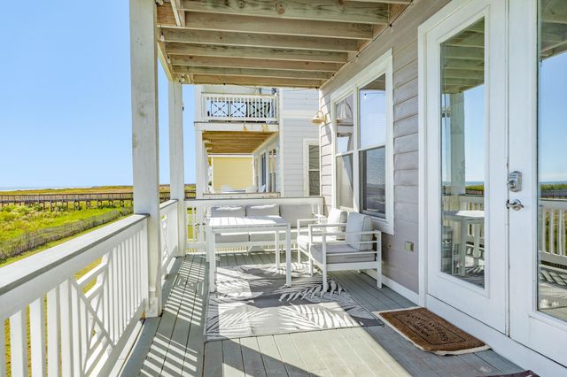 4215 Green Heron Drive, Galveston, TX 77554