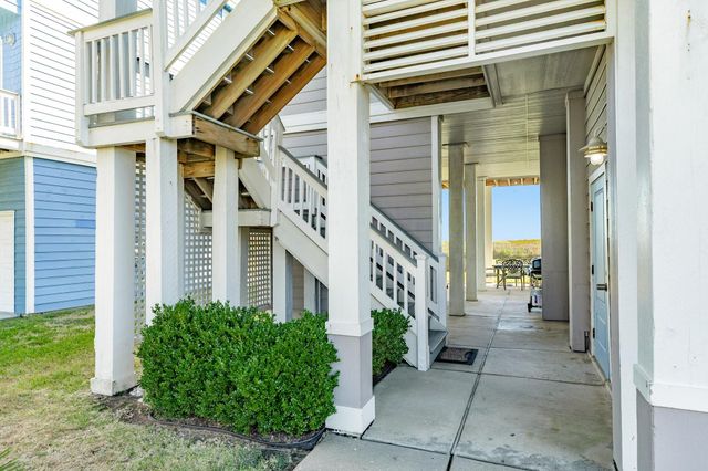 4215 Green Heron Drive, Galveston, TX 77554