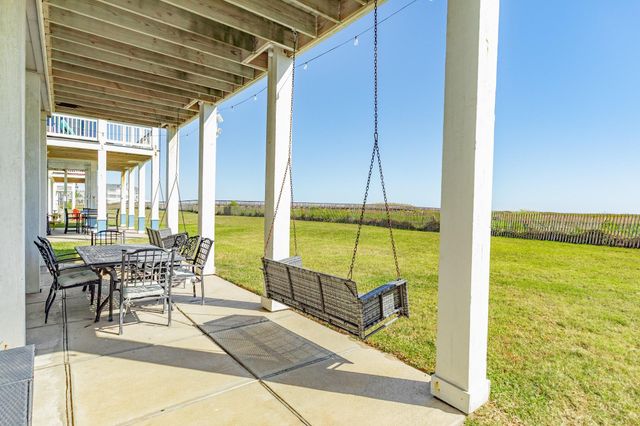 4215 Green Heron Drive, Galveston, TX 77554