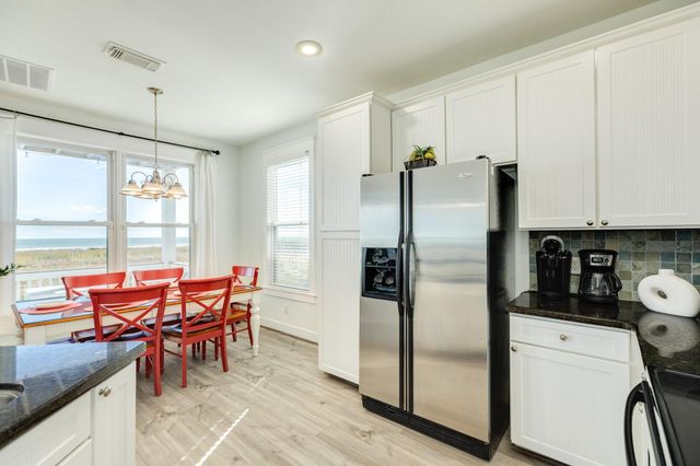 4215 Green Heron Drive, Galveston, TX 77554