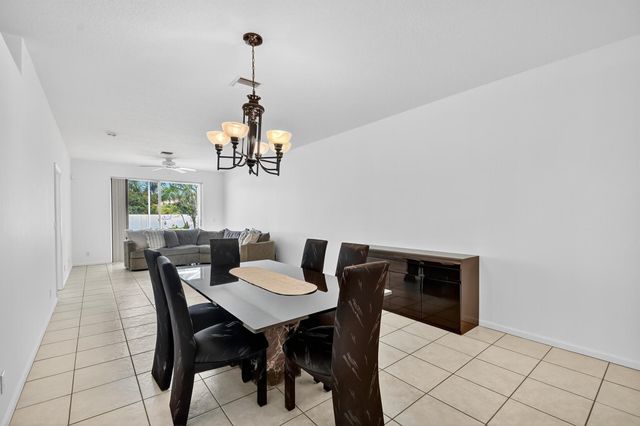 9675 N Crescent View Drive N, Boynton Beach, FL 33437
