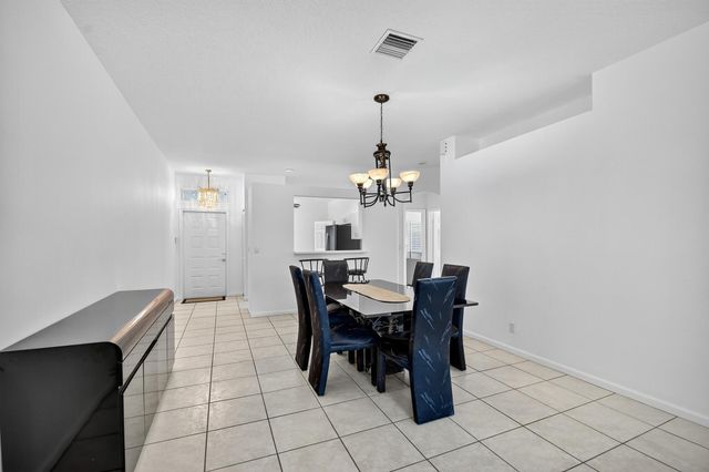 9675 N Crescent View Drive N, Boynton Beach, FL 33437