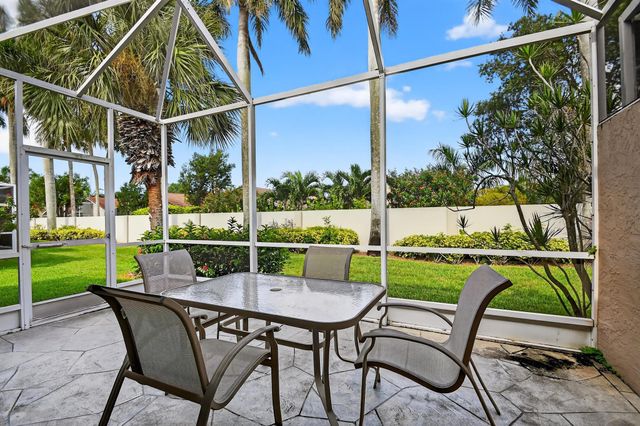 9675 N Crescent View Drive N, Boynton Beach, FL 33437